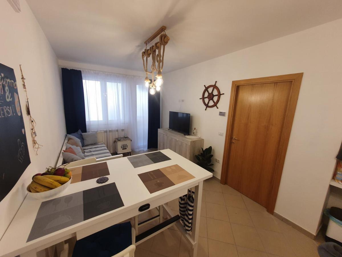 Bella Alba Apartment On The Beach อัลบา อาดริอาติกา ภายนอก รูปภาพ